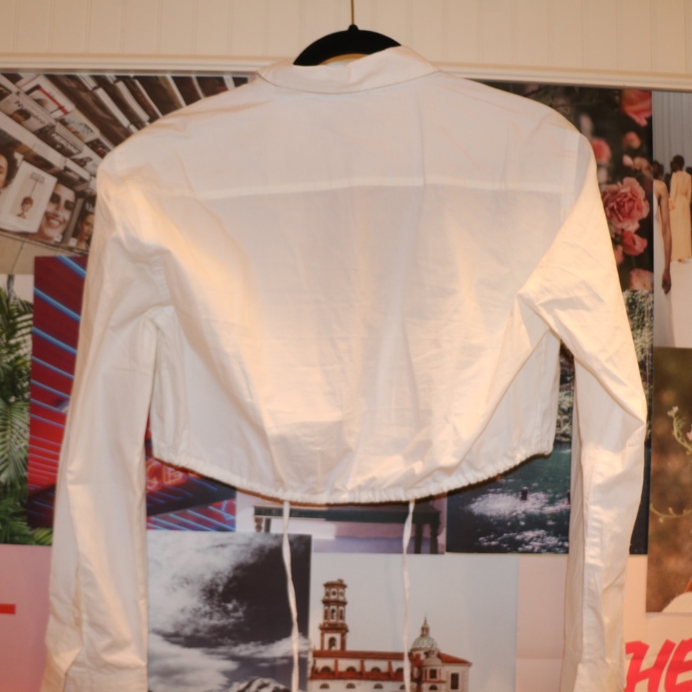 Collared cropped button up - Picture 2 of 3